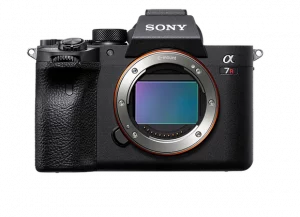 Appareil Hybride Full Fram Sony A7RIV nu vue de face en location