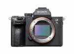 Appareil Hybride Full Frame Sony A7III nu vue de face à la location