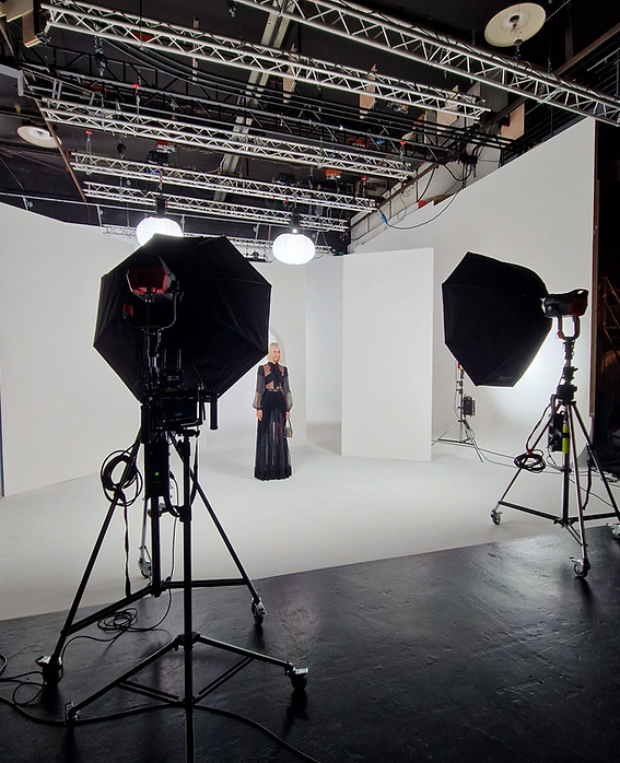 Séance photo de mode en studio avec mannequins